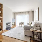 Maximus Design By House And People Lägenhet Braga