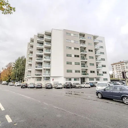 Maximus Design By House And People Apartment *