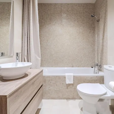 Maximus Design By House And People Apartment