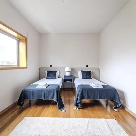 Maximus Design By House And People Apartment Braga