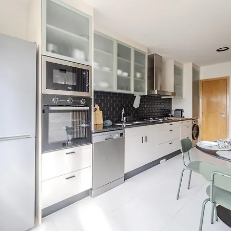 Maximus Design By House And People Apartment