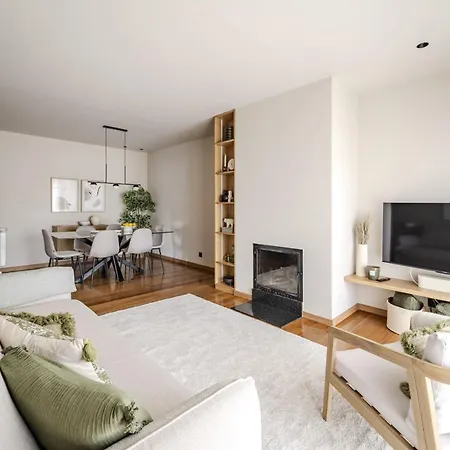 Maximus Design By House And People Apartment *