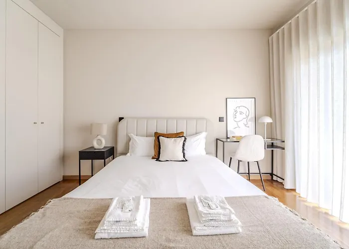 Maximus Design By House And People Apartment *